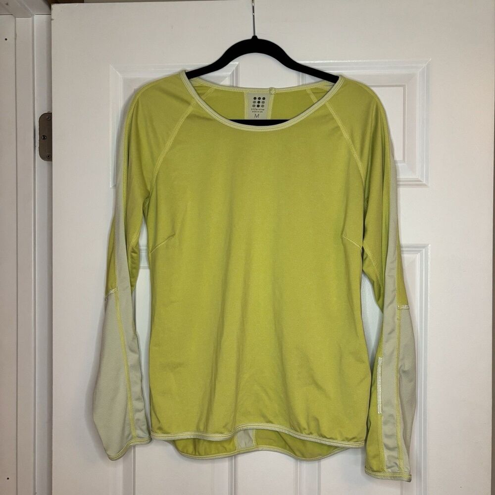 Title Nine Made In USA Active Reflective Green Top Athletic Size M Active